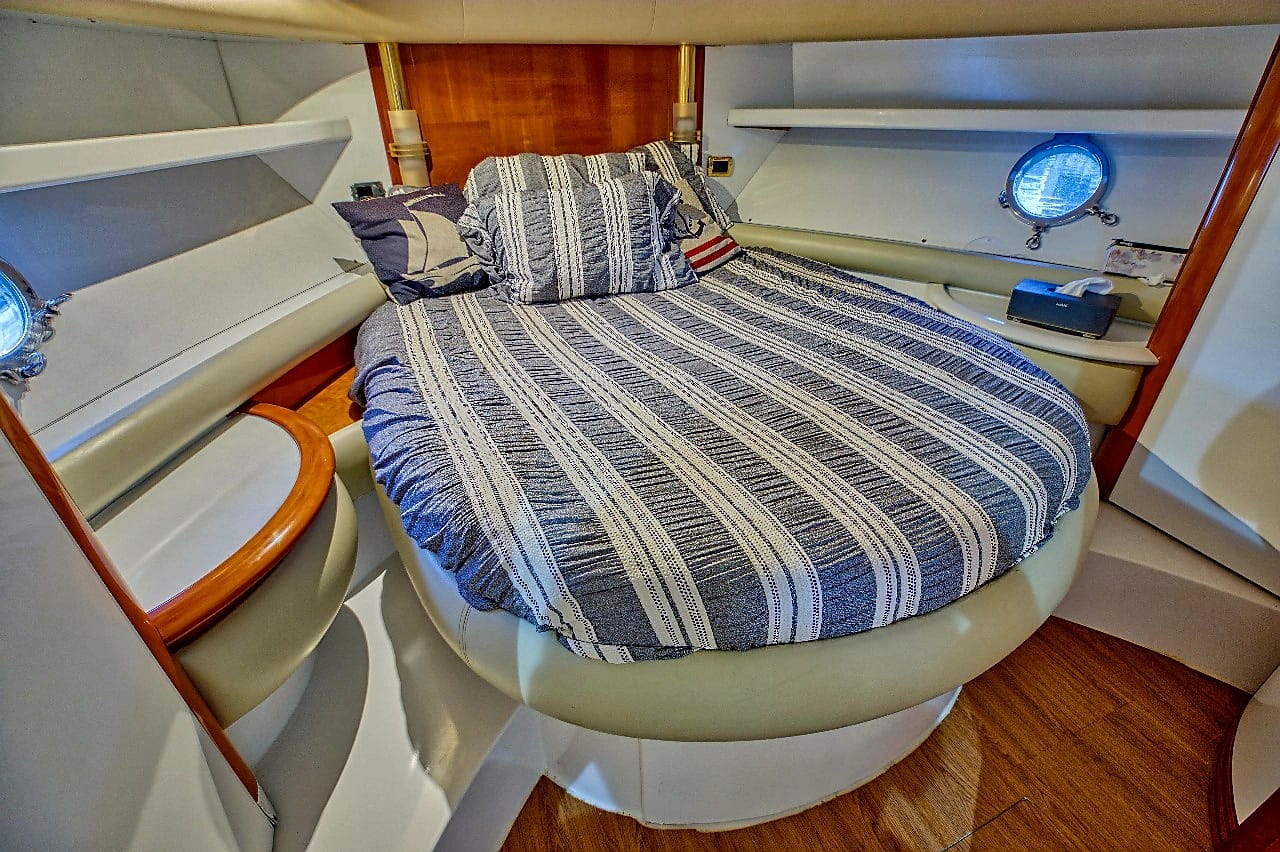 DON JONY main cabin