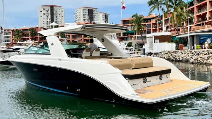 SEA RAY XL interior stateroom