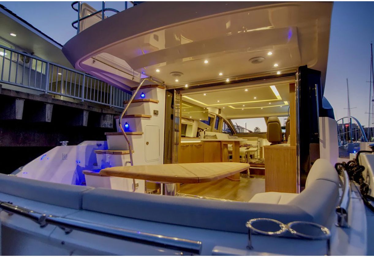 SEA OWL deck lounge