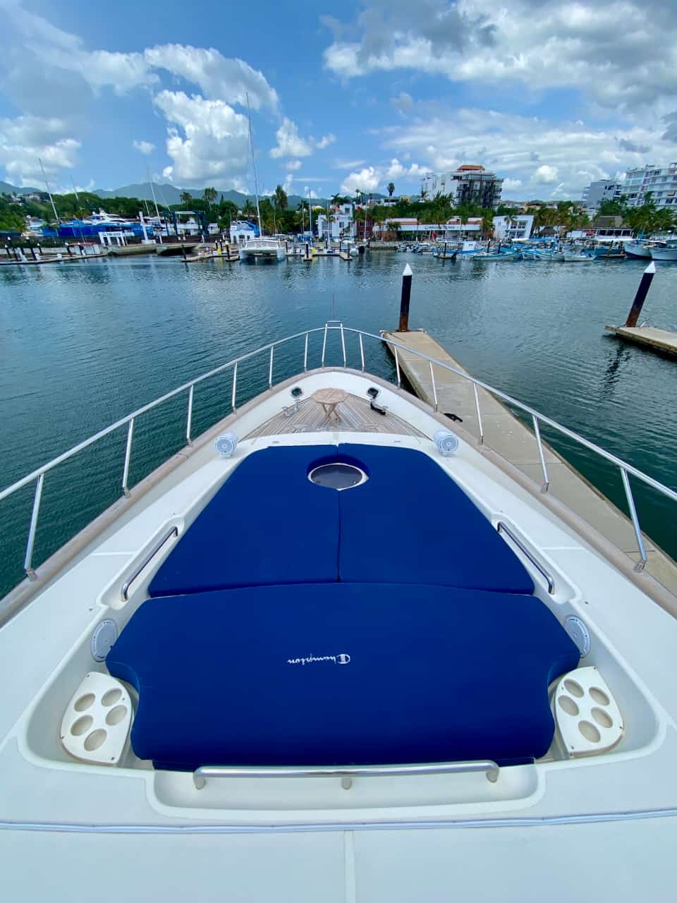 AZIMUT aft deck