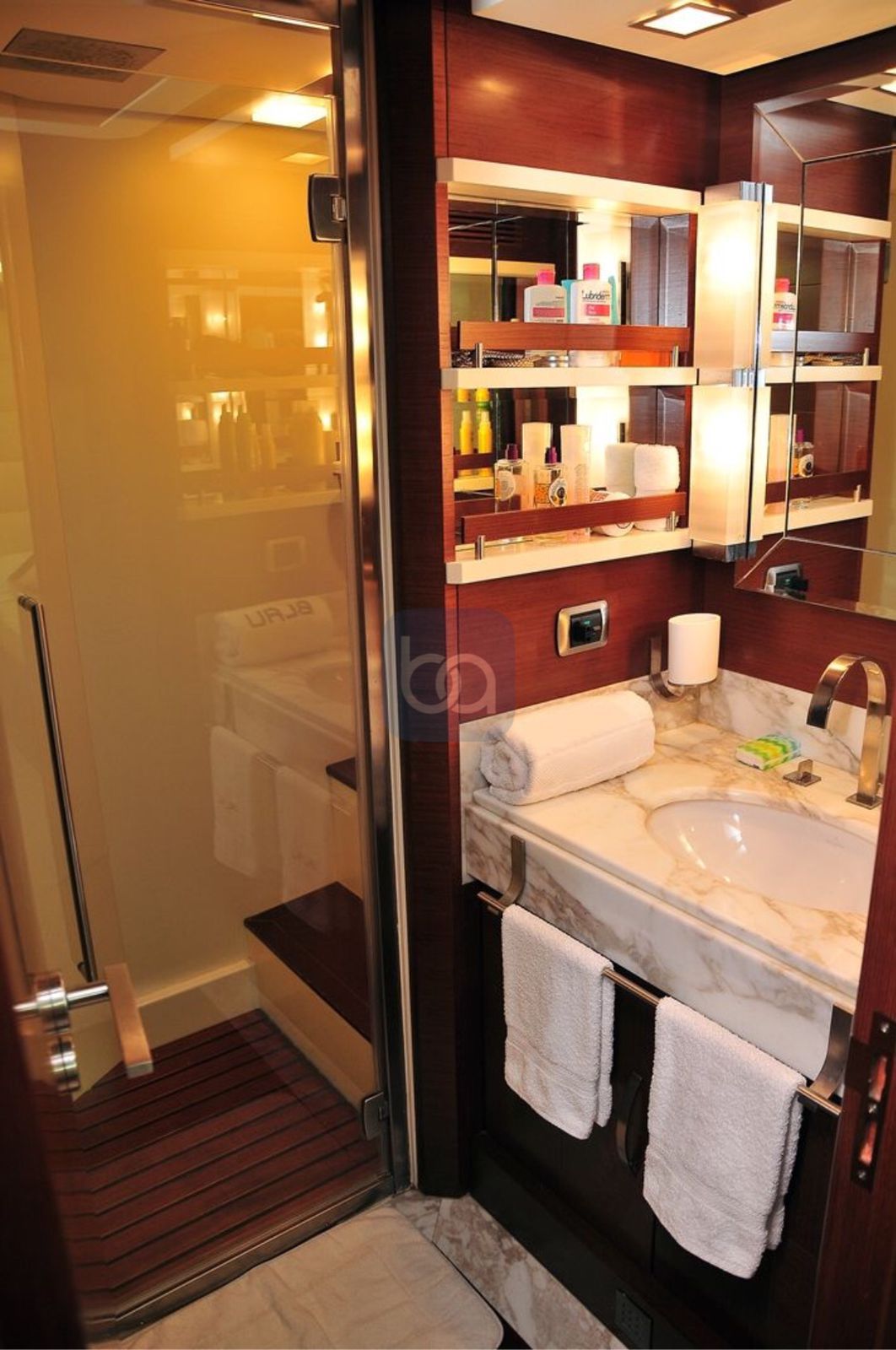 BLAU interior stateroom