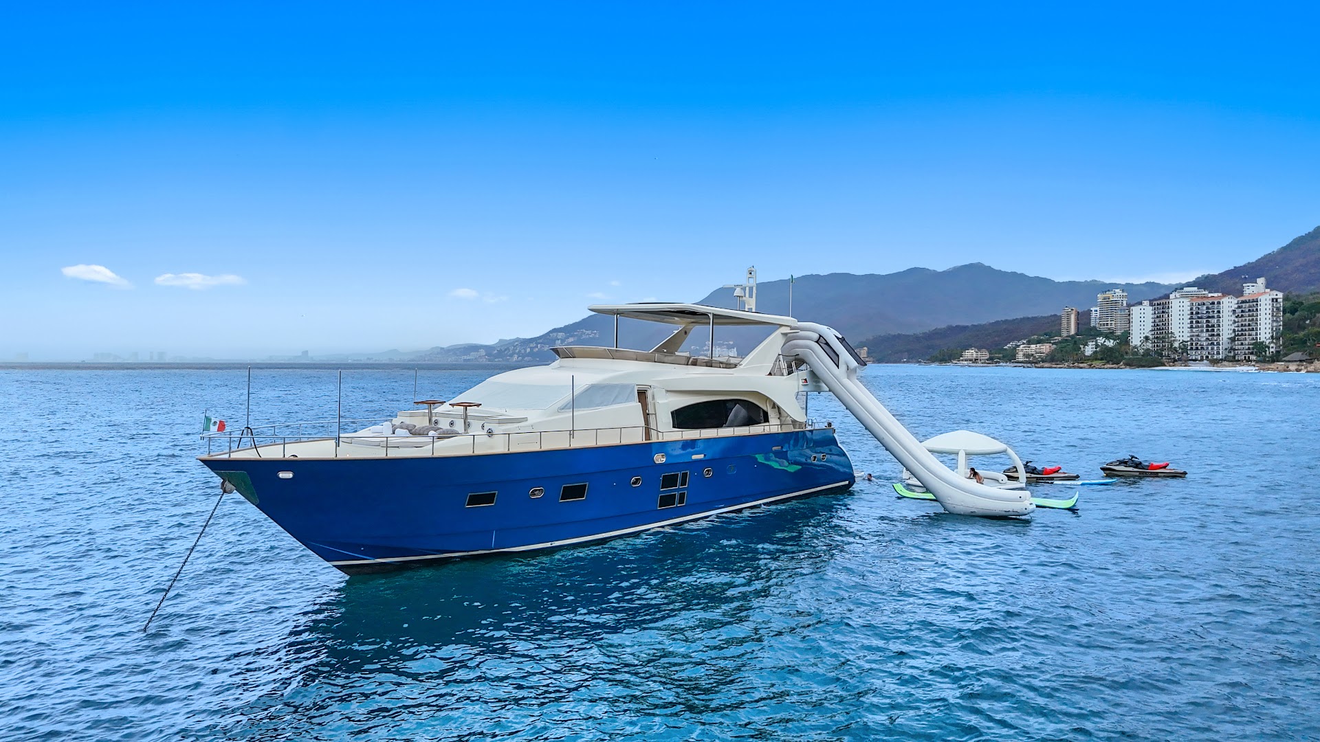 MIO — 100 ft luxury Motor Yacht charter in Puerto Vallarta