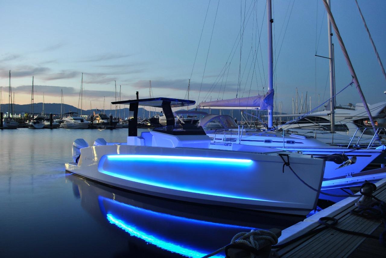 TITAN sun deck
