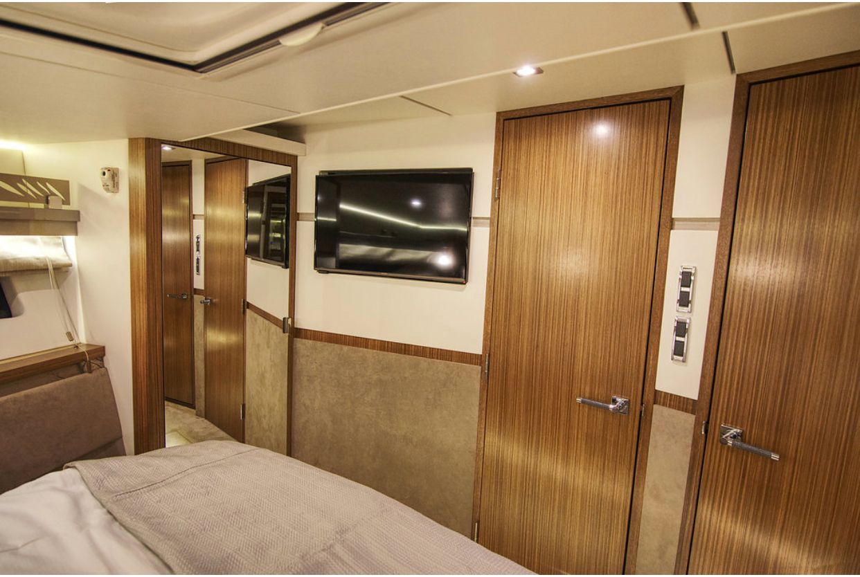 SEA OWL exterior view