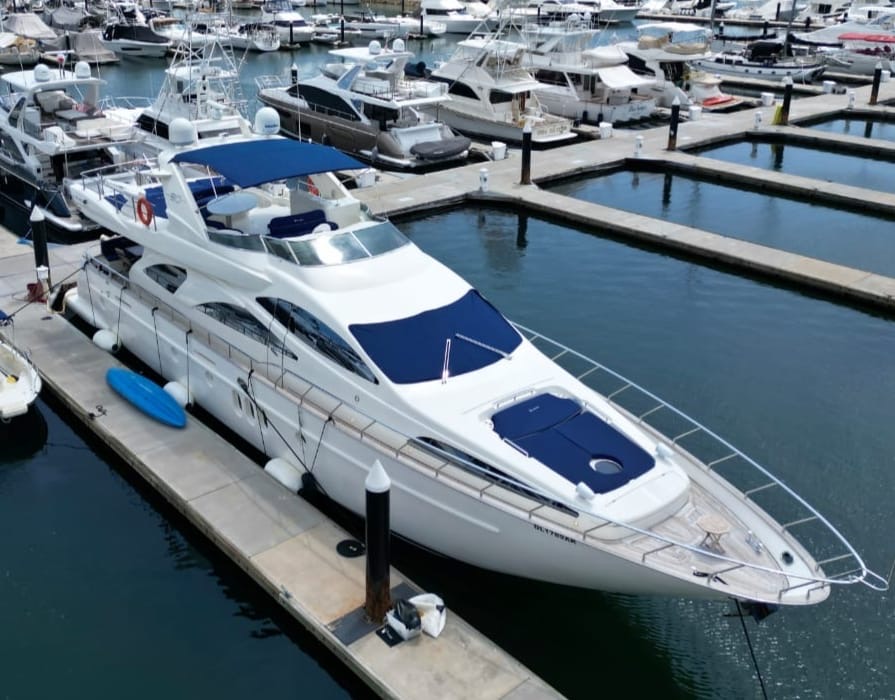 AZIMUT sun deck