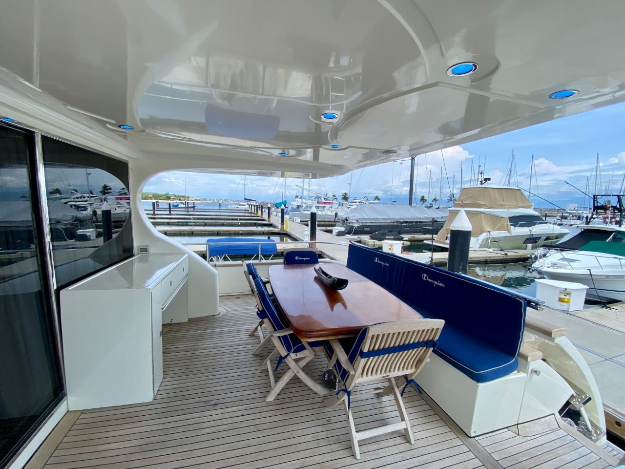 AZIMUT flybridge