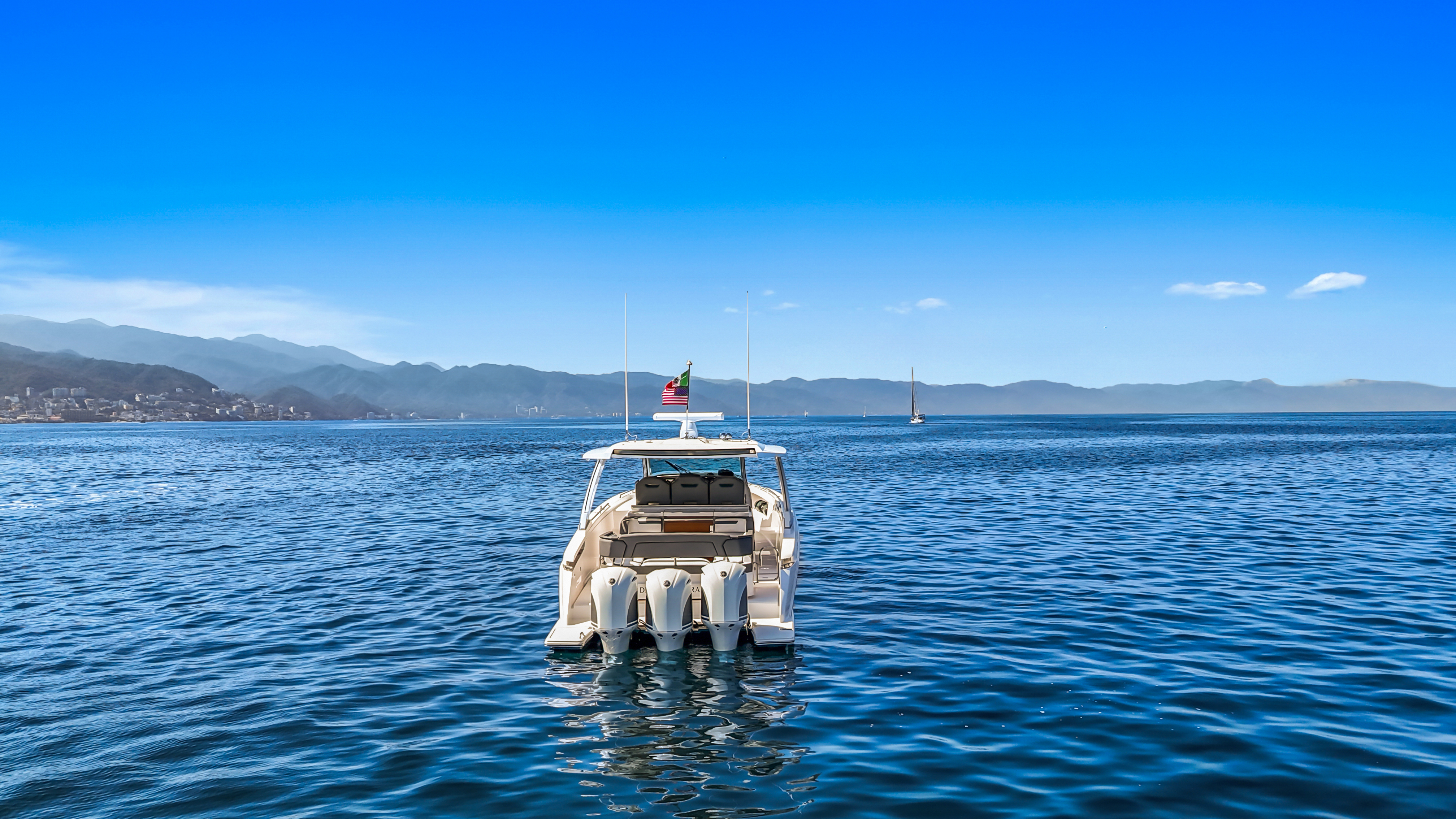 YATE DIOSA bow view