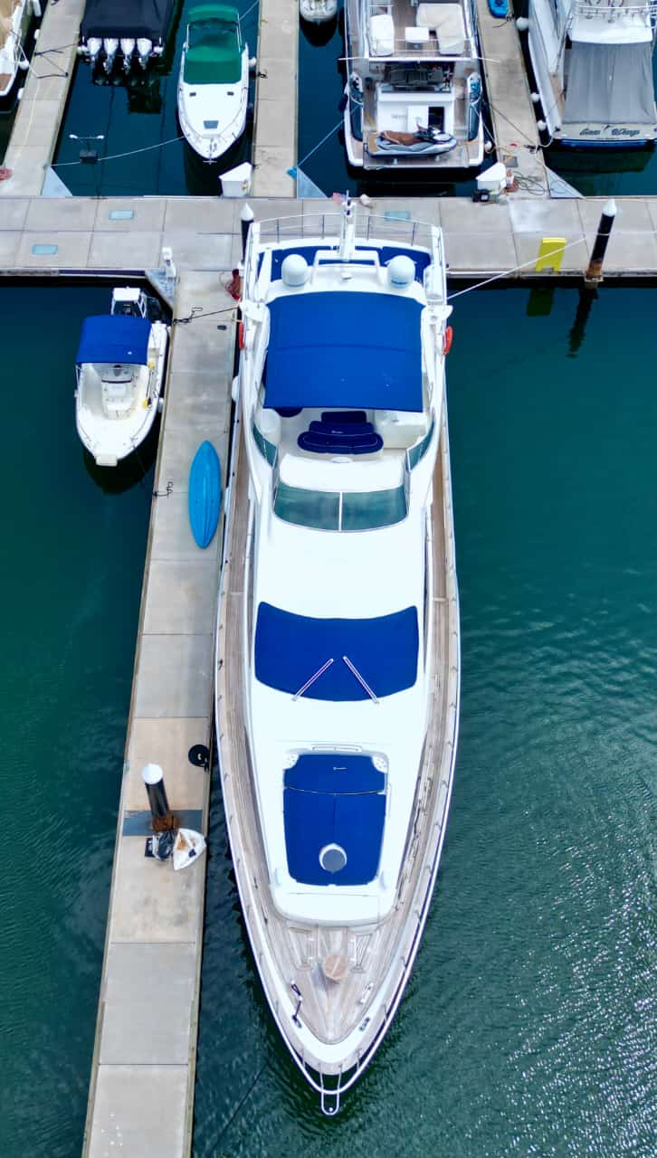 AZIMUT aft deck