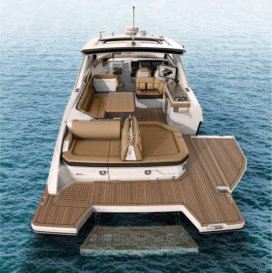 SEA RAY XL bow view