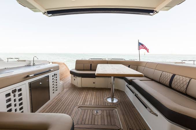 SEA RAY XL exterior view