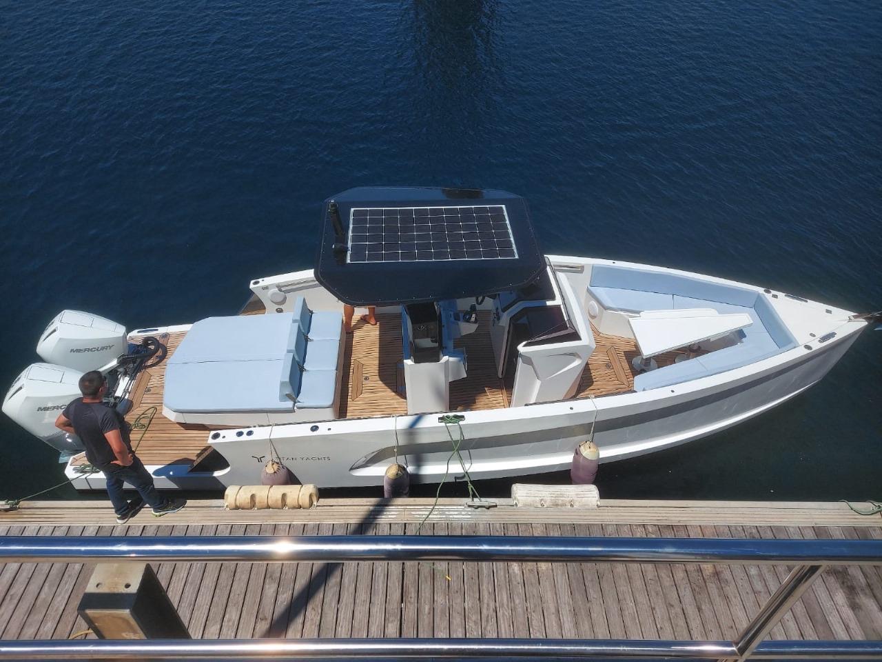 TITAN flybridge