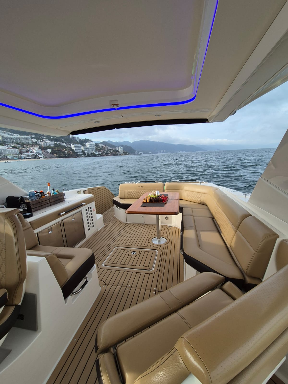 SEA RAY XL sun deck