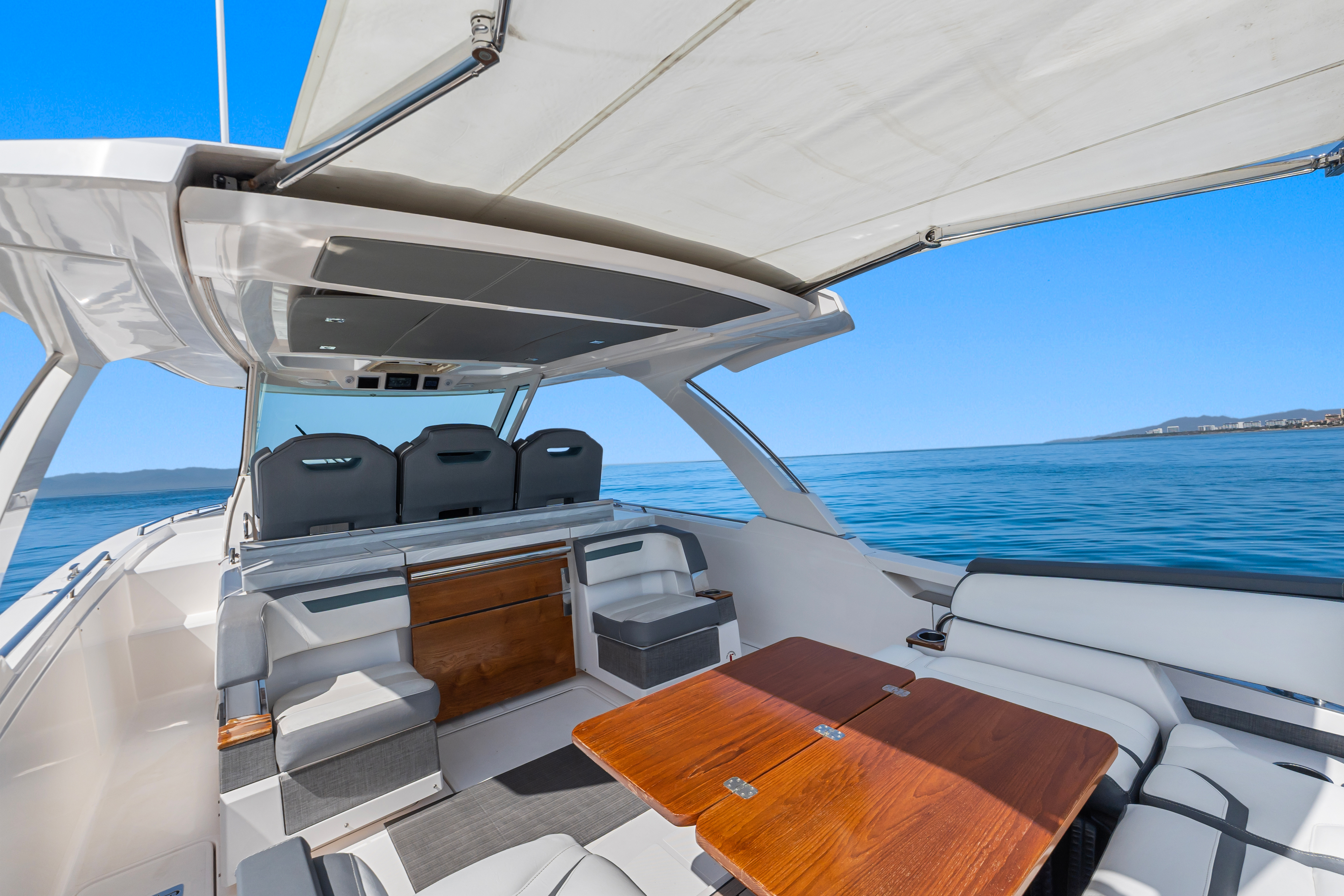 YATE DIOSA flybridge
