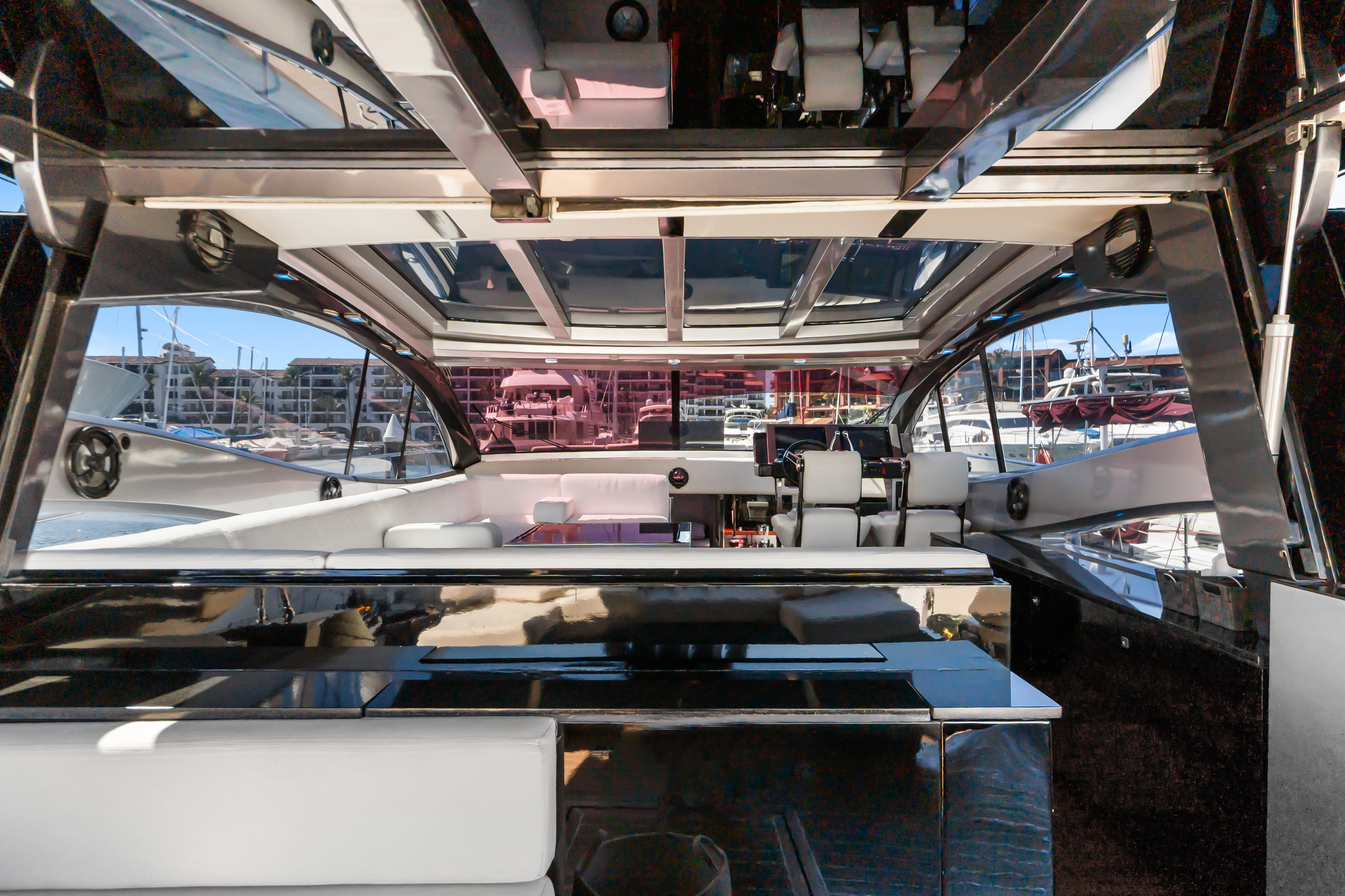 YATE LALISA aft deck