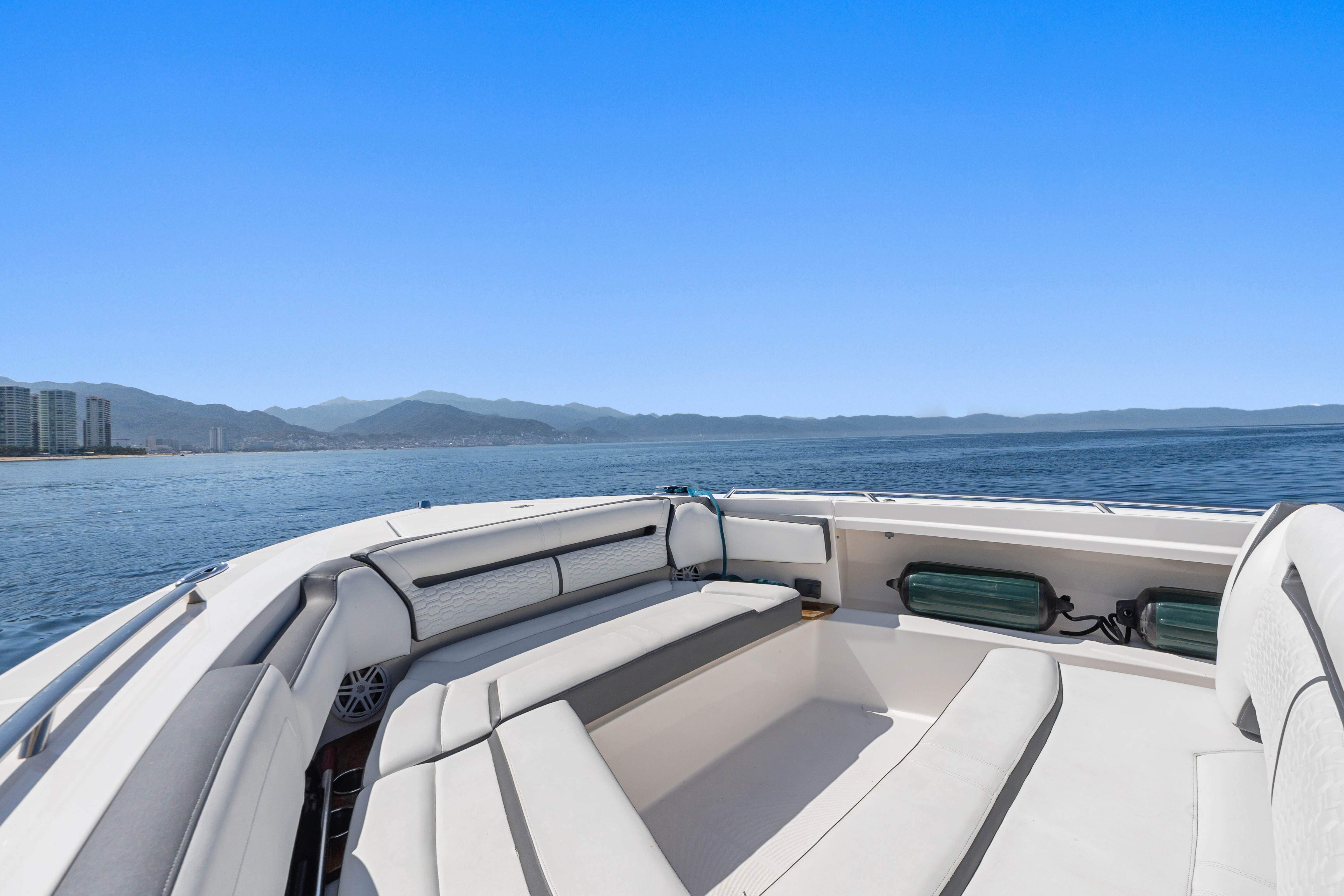 YATE DIOSA interior stateroom