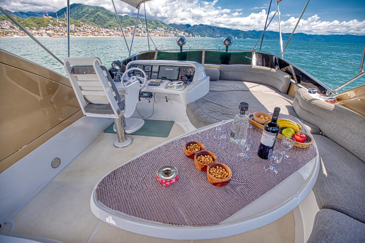 DON JONY aft deck