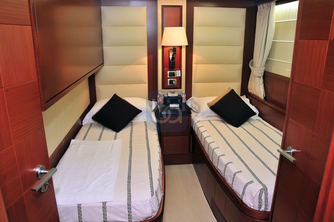 BLAU sun deck