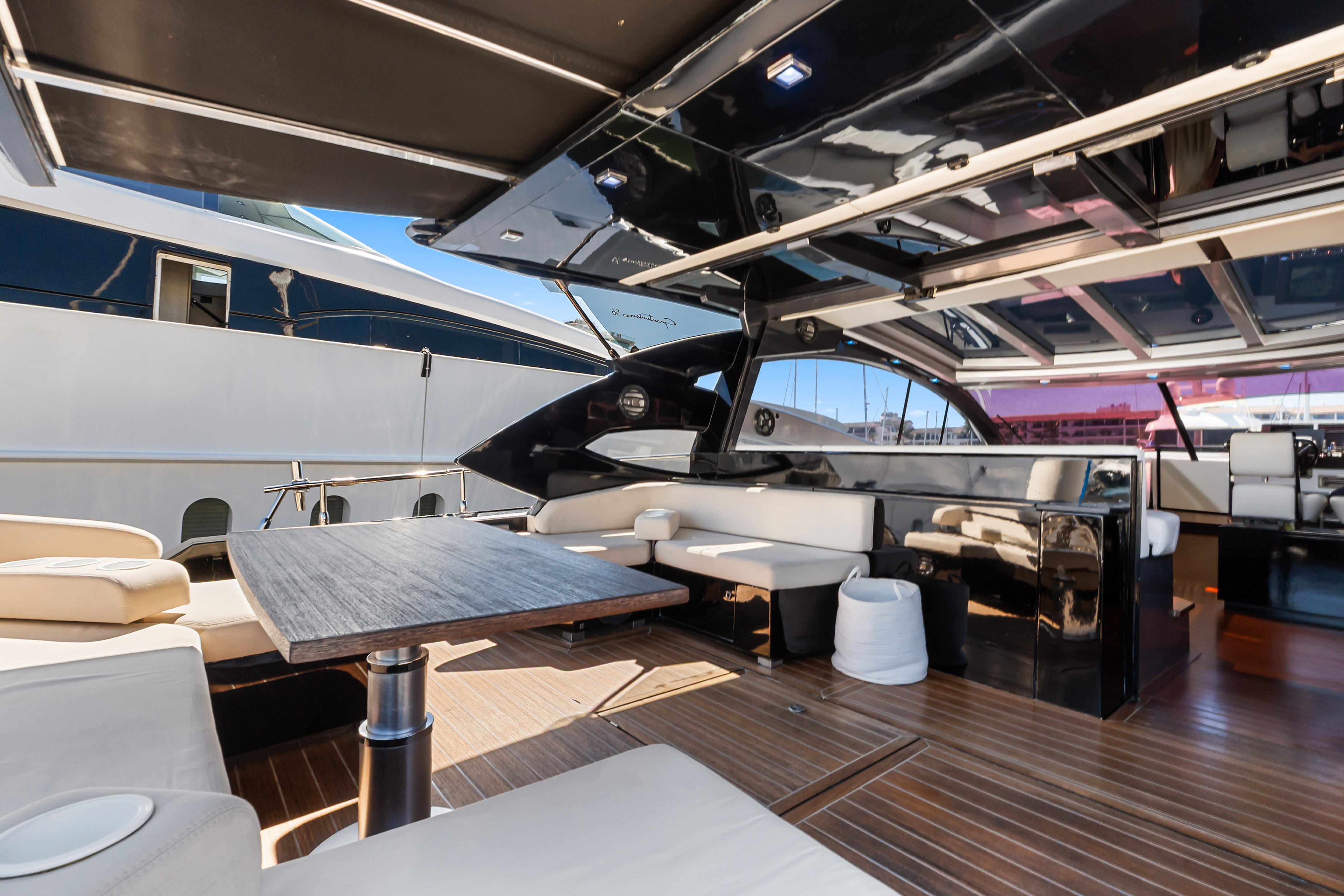 YATE LALISA flybridge