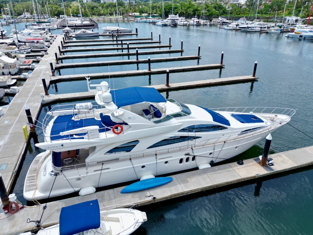 AZIMUT main cabin