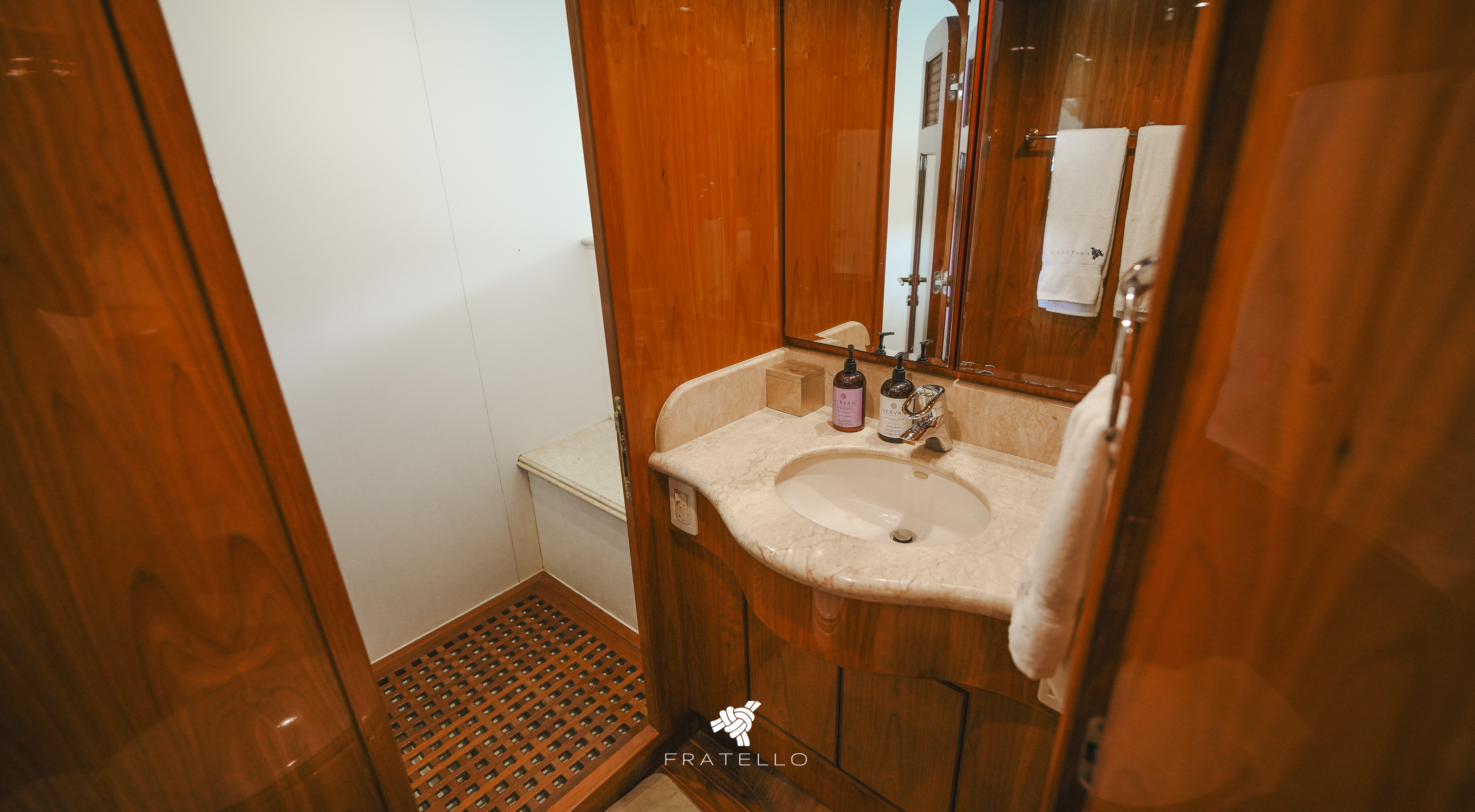 FRATELLO main cabin