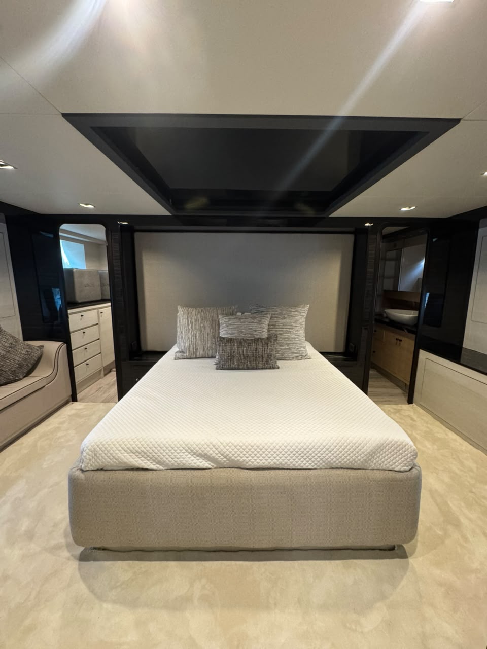 MIO main cabin
