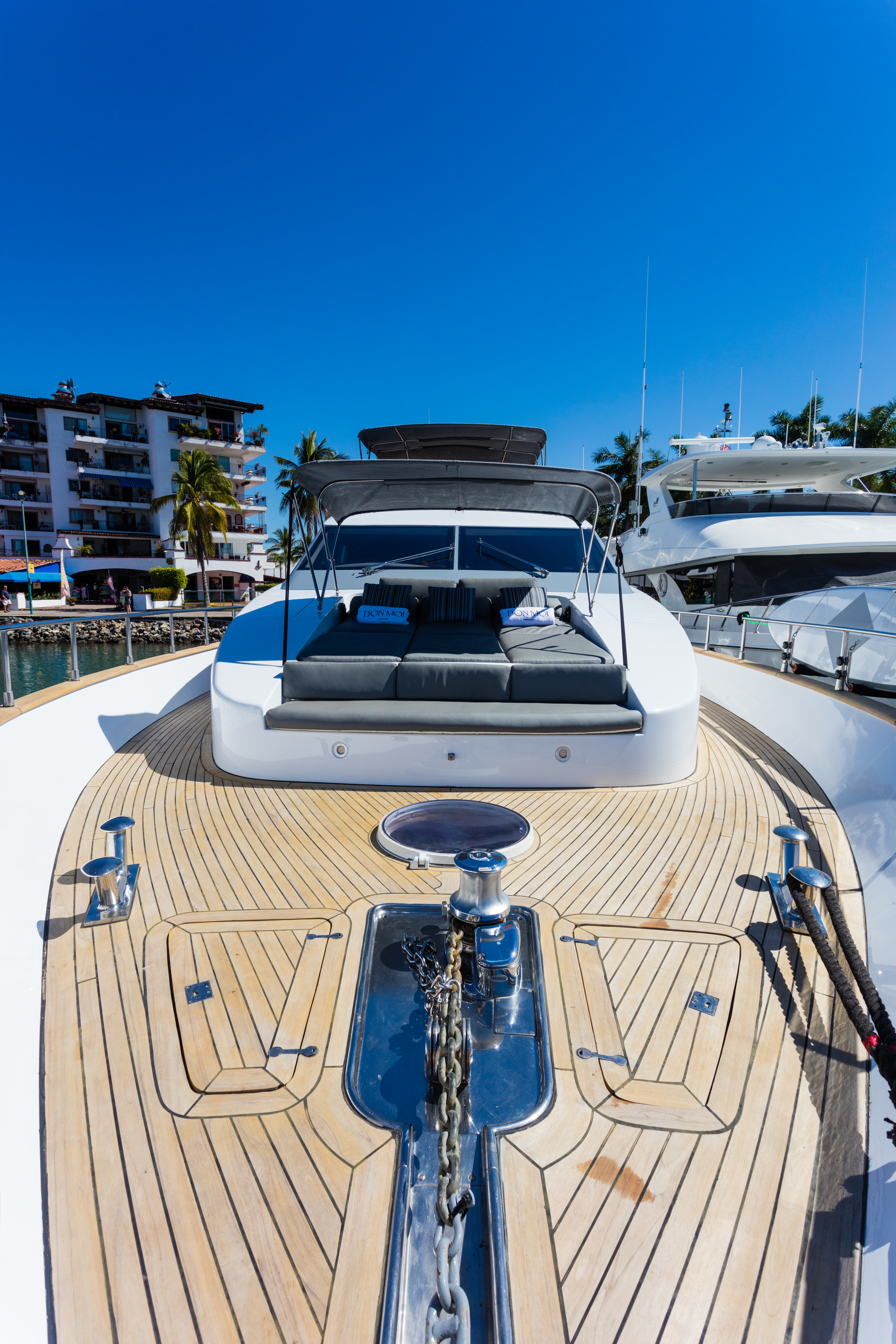 DON MOI aft deck
