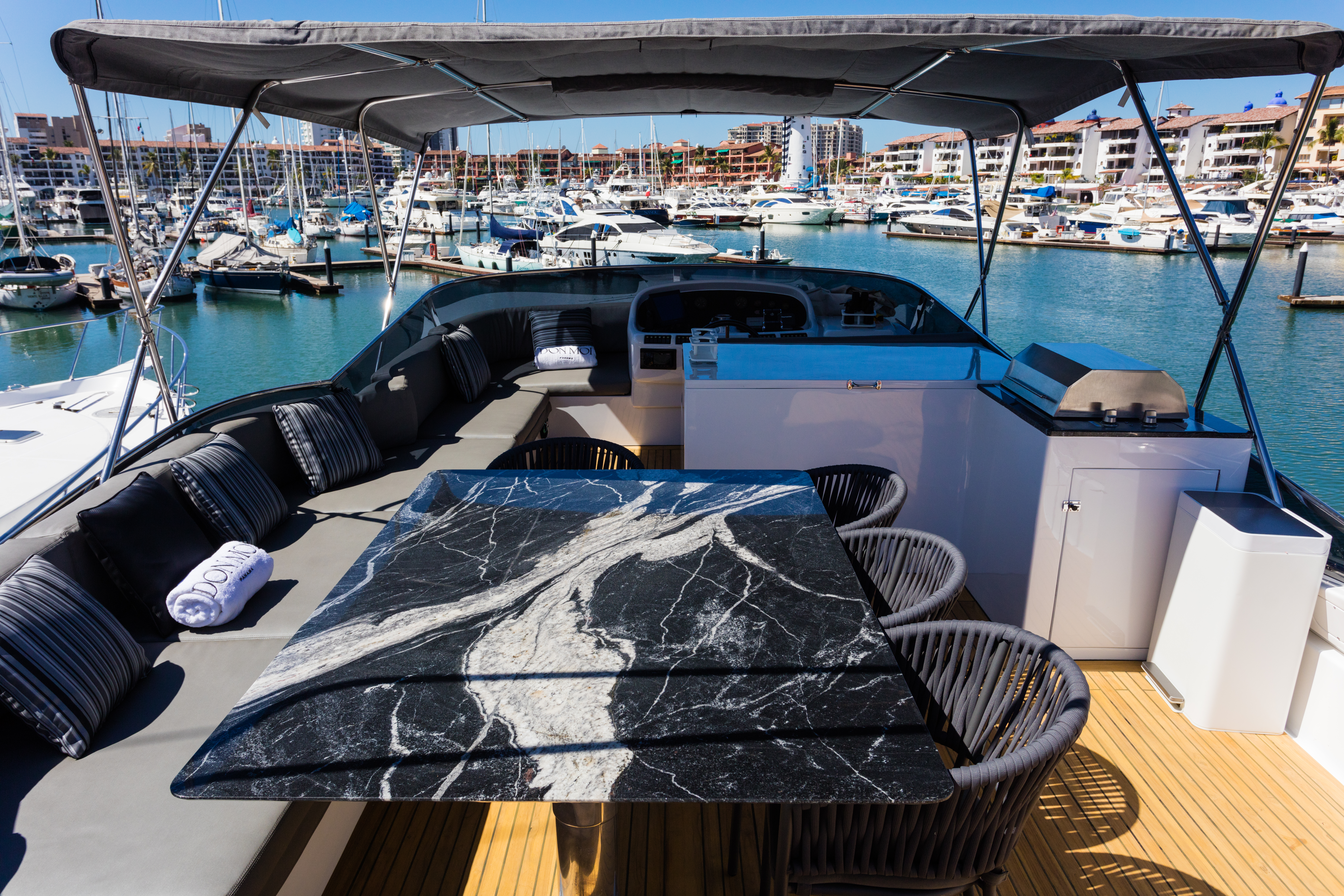 DON MOI flybridge