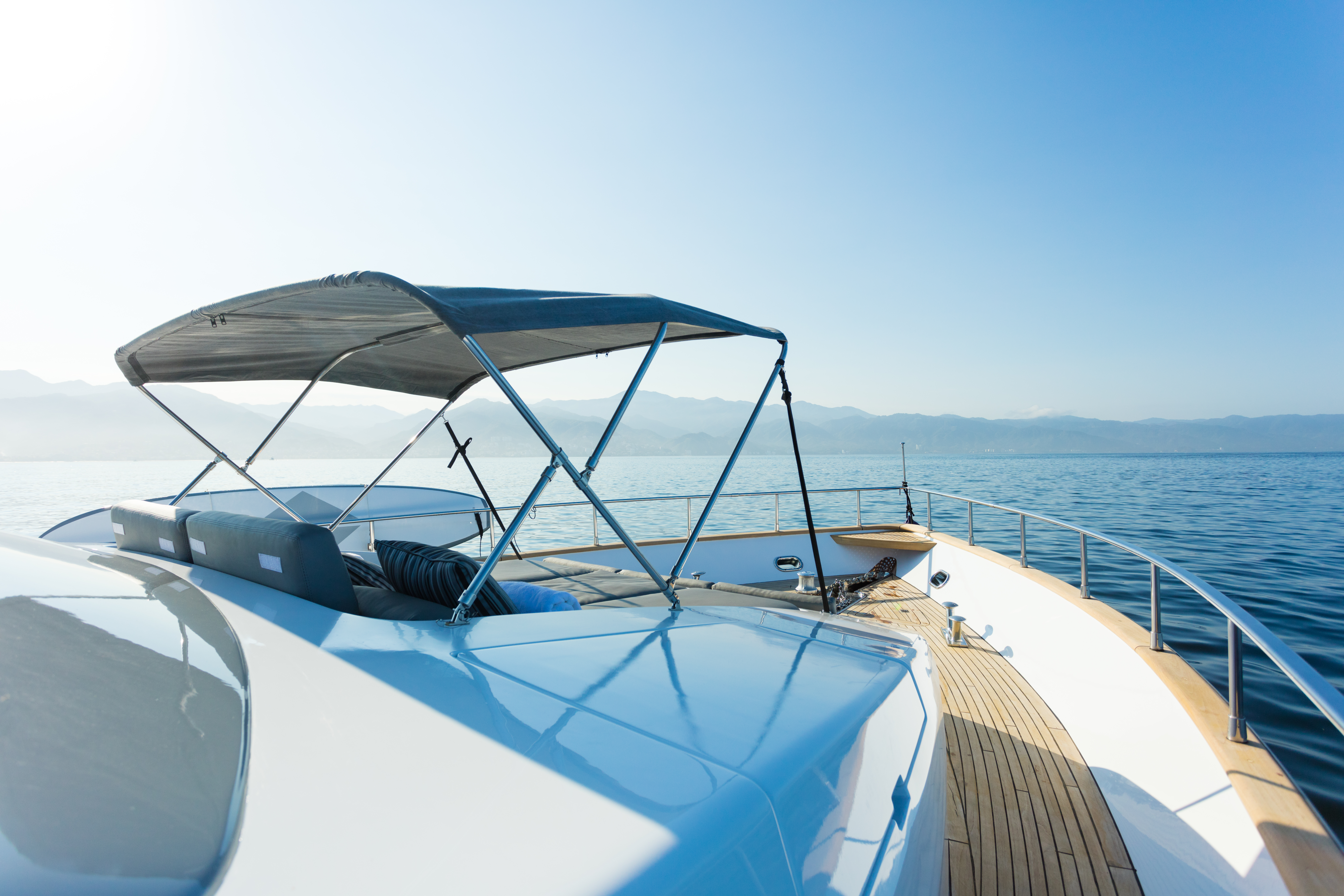 DON MOI aft deck