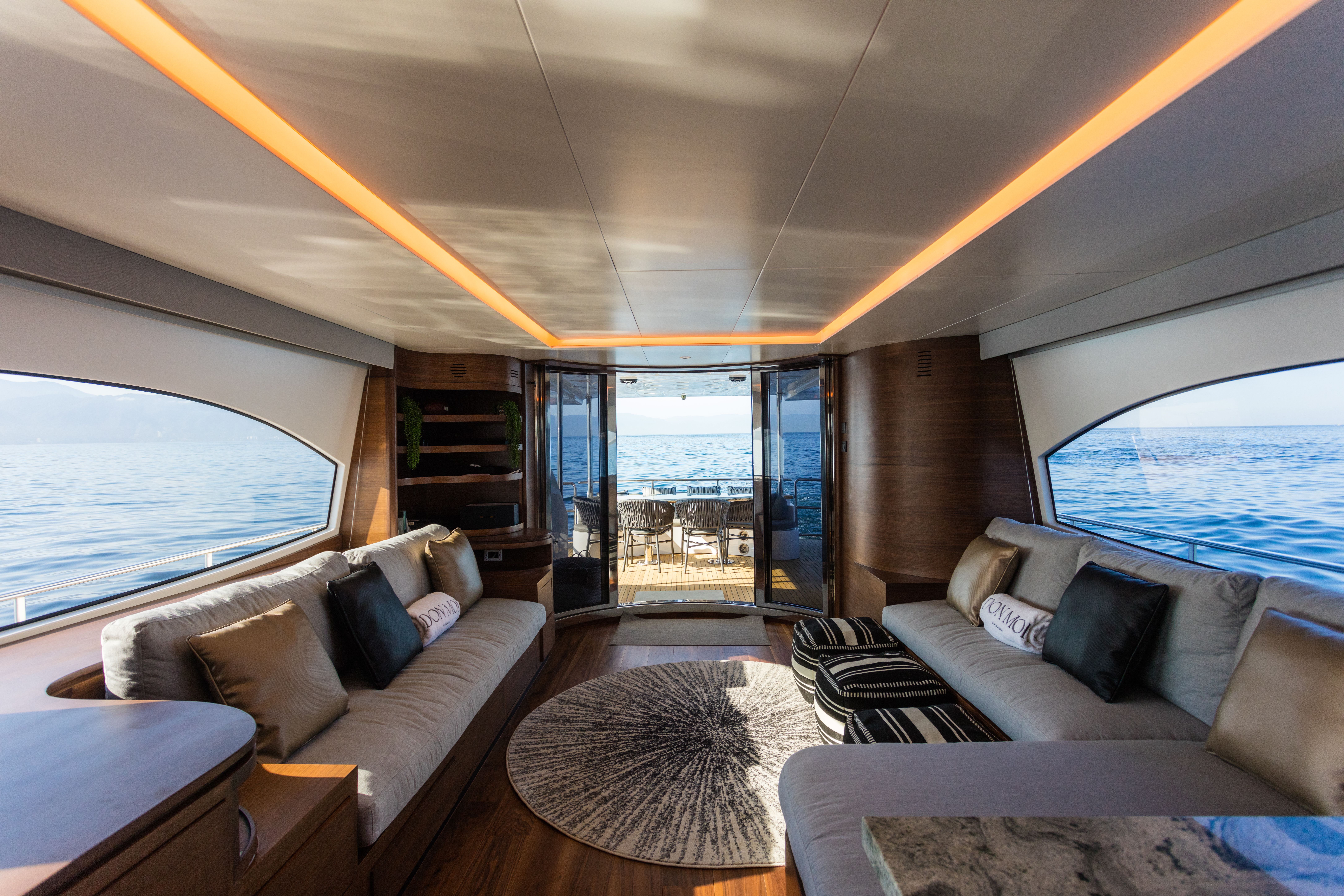 DON MOI sun deck