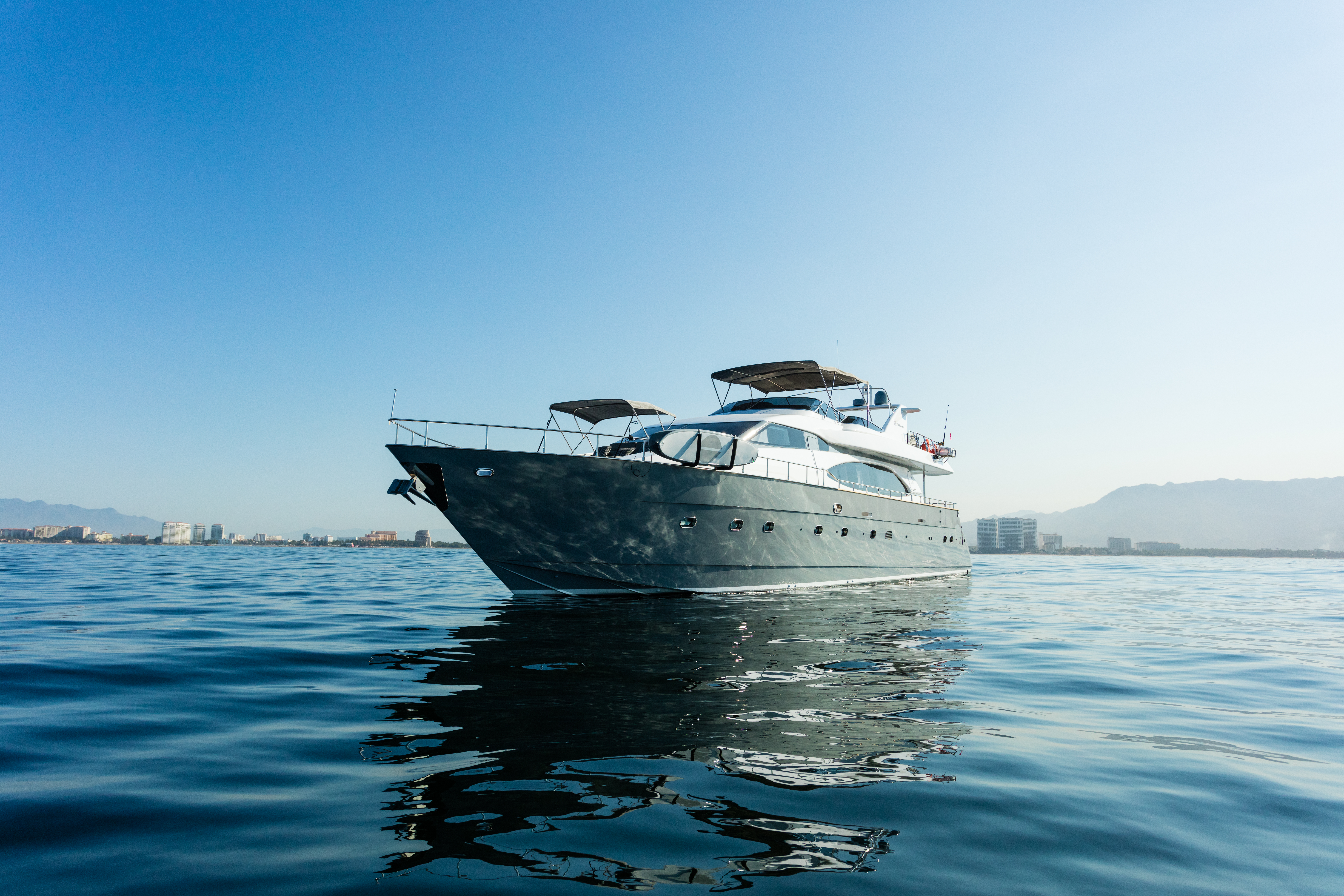 DON MOI flybridge