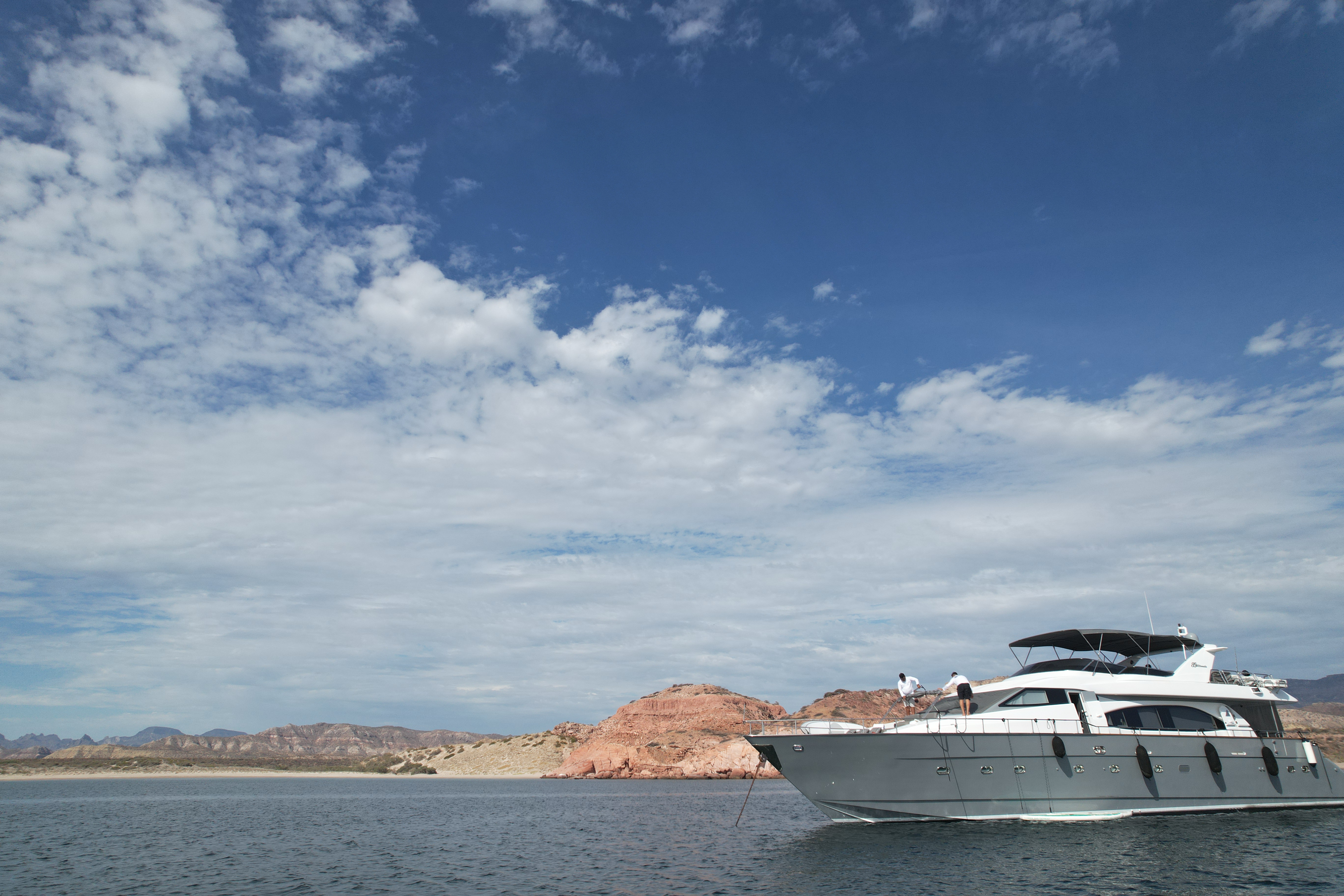 DON MOI flybridge